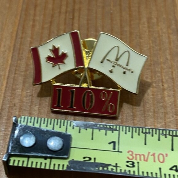 VTG McDonald’s Canada Lapel Hat Pin Souvenir Collectible 110% Flags - Picture 5 of 7